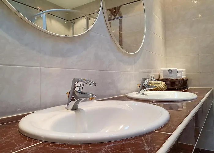 Apartment Alpenflair Mit Bergblick - Inkl Parkplatz #8 Innsbruck